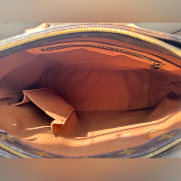 LOUIS VUITTON - Picture 4 of 11